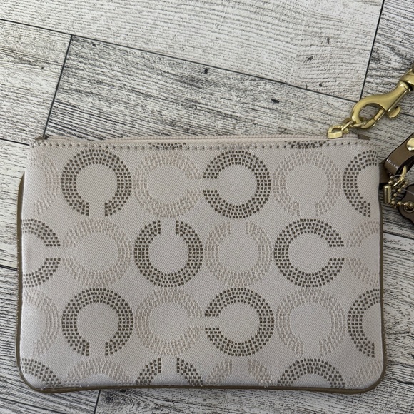 Coach Ash Dot Op Art Wristlet F49460 NWT - Picture 2 of 10